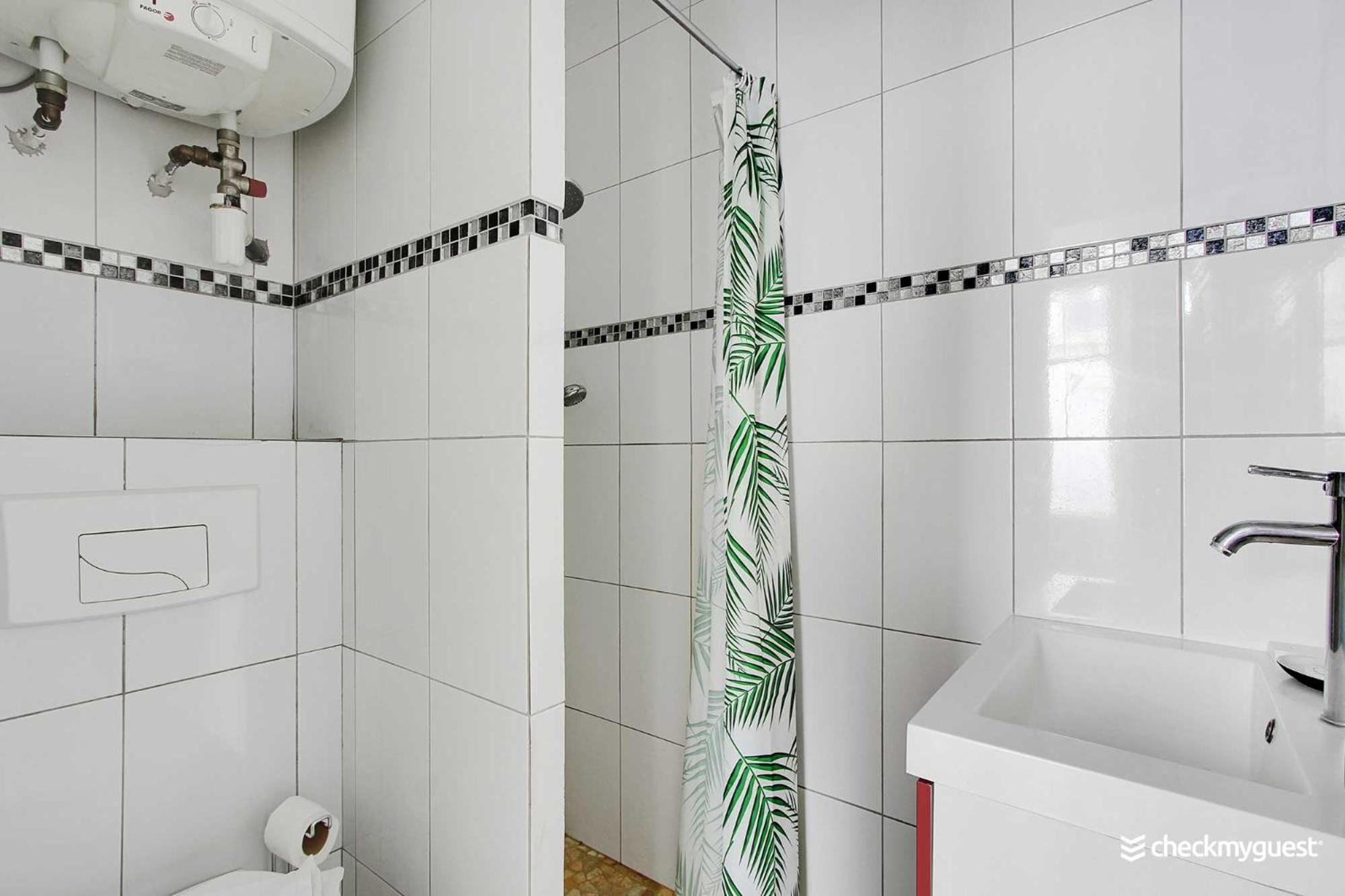Appartement A Parisian Experience For 2 - Place De Clichy Parijs
