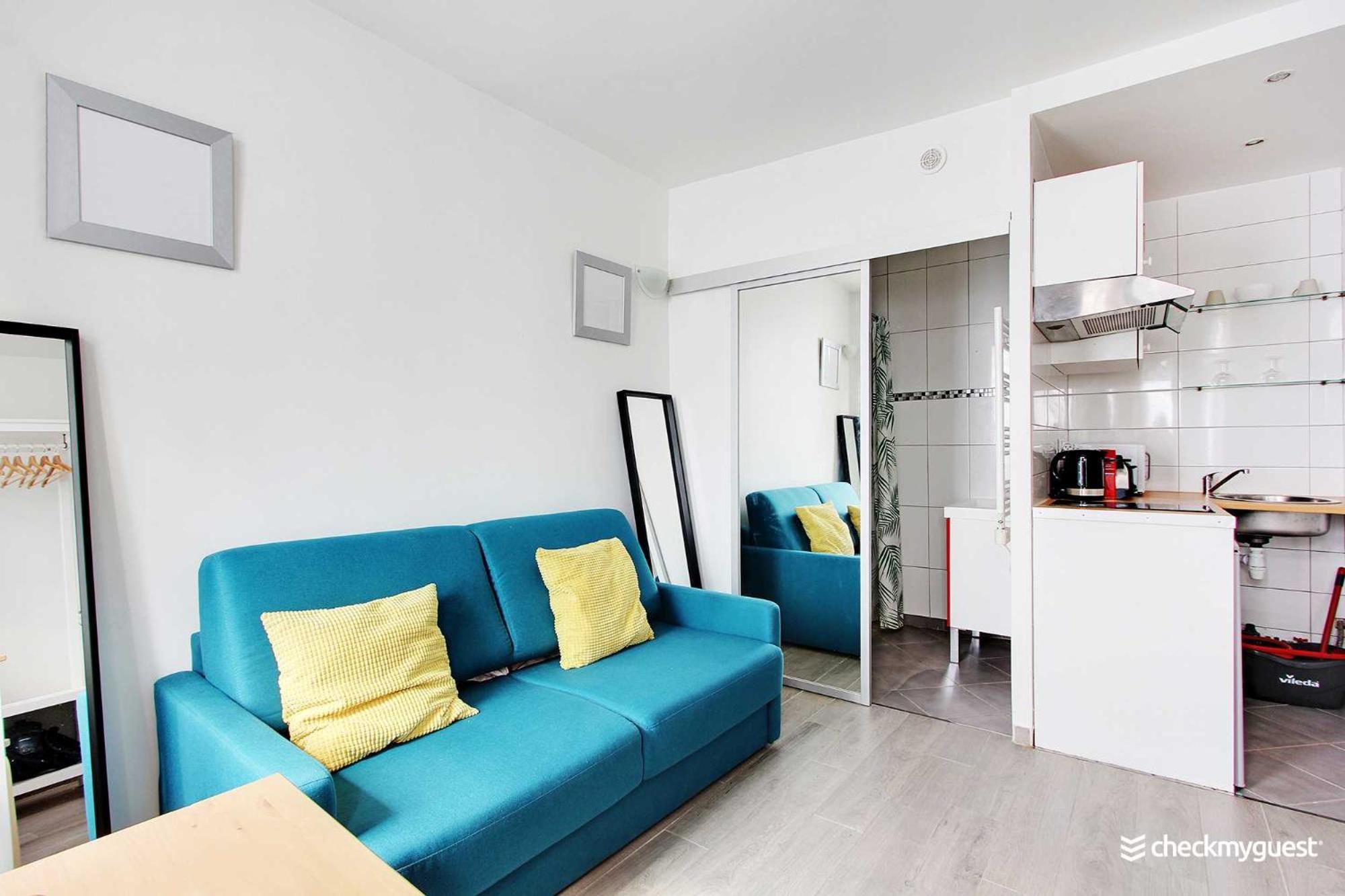 A Parisian Experience For 2 - Place De Clichy Appartement *